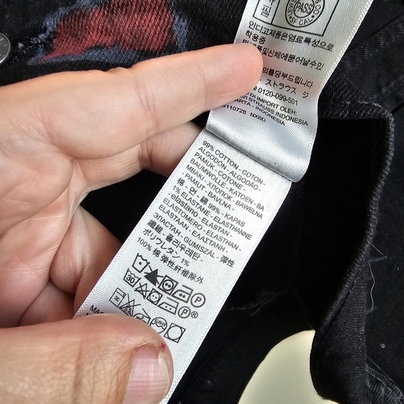 Custom Christmas Levi's Black Denim Jacket with Colorful Hand Drawn Images - Picture 8 of 8